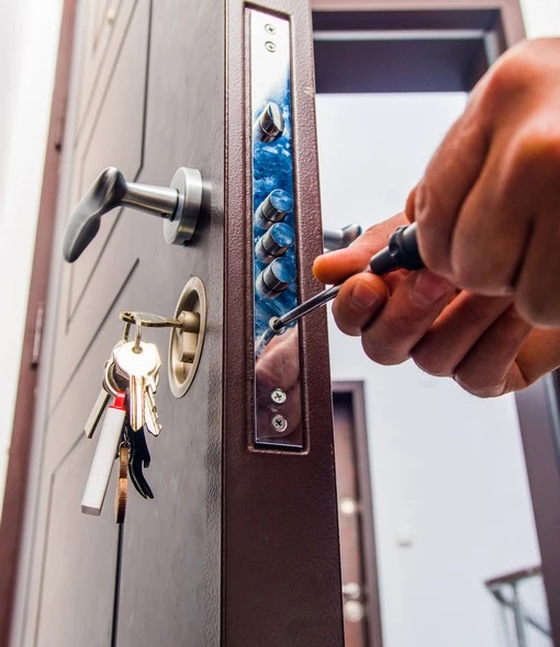 contact-us-service-lockmsith-liberty